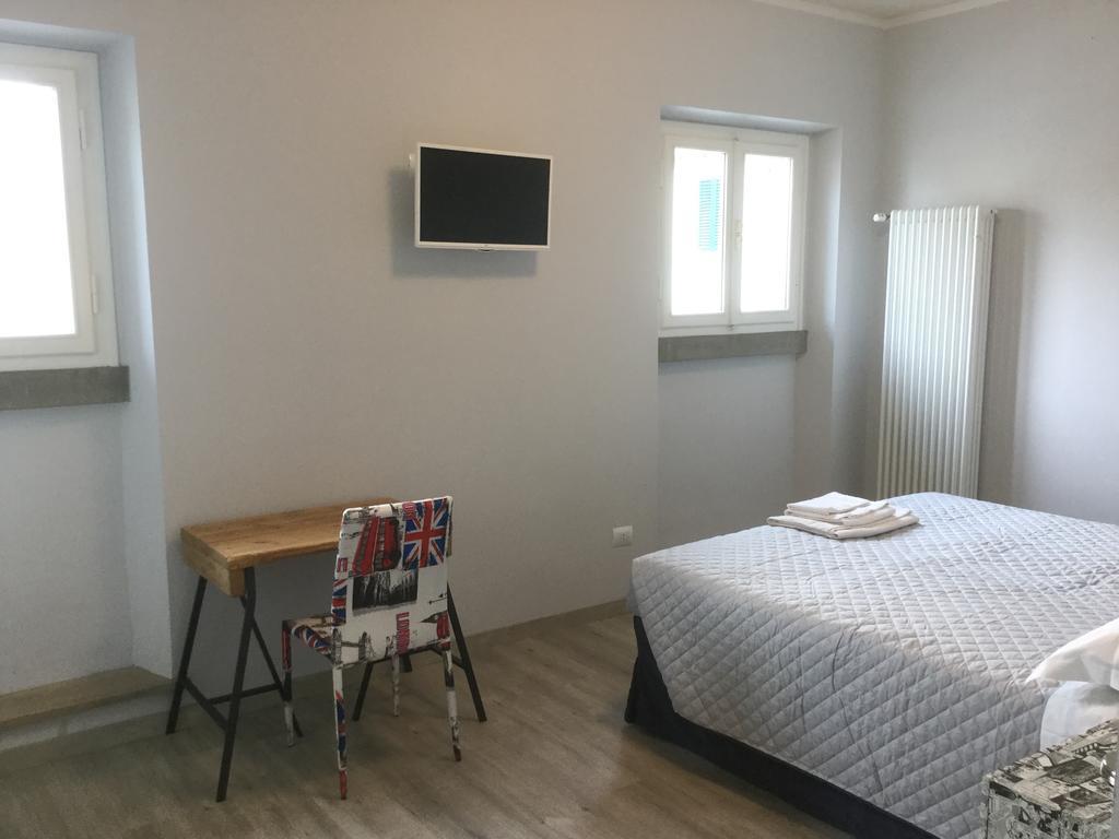 Dimora 16 Rooms & Garden プラート エクステリア 写真